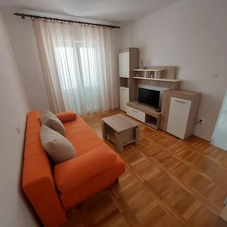 Mlacovic Apartment *