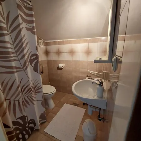 Mlacovic Apartment Rab Town