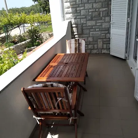 Mlacovic Apartment Rab Town