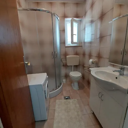 Mlacovic Apartament Rab Town