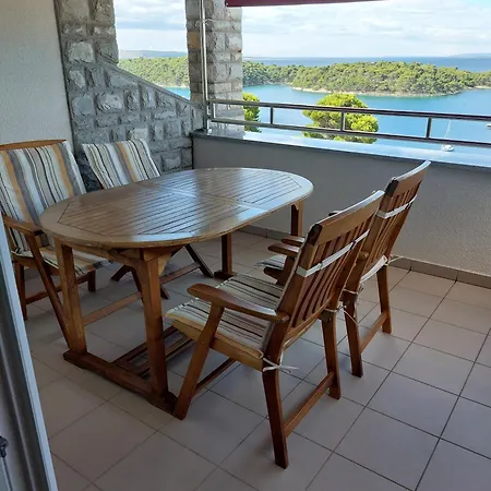 Apartment Mlacovic Rab Town