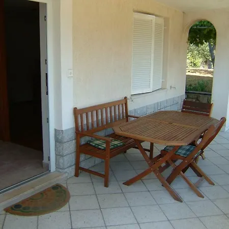 Apartment Mlacovic Rab Town