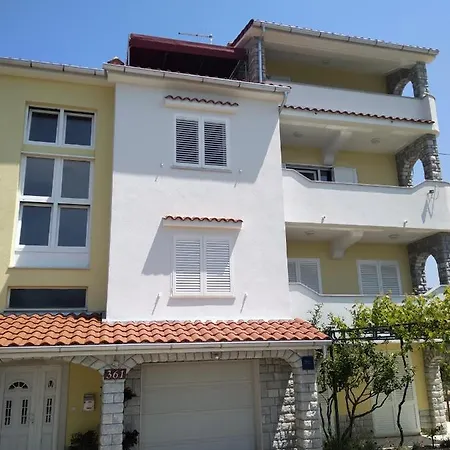 Mlacovic Apartment